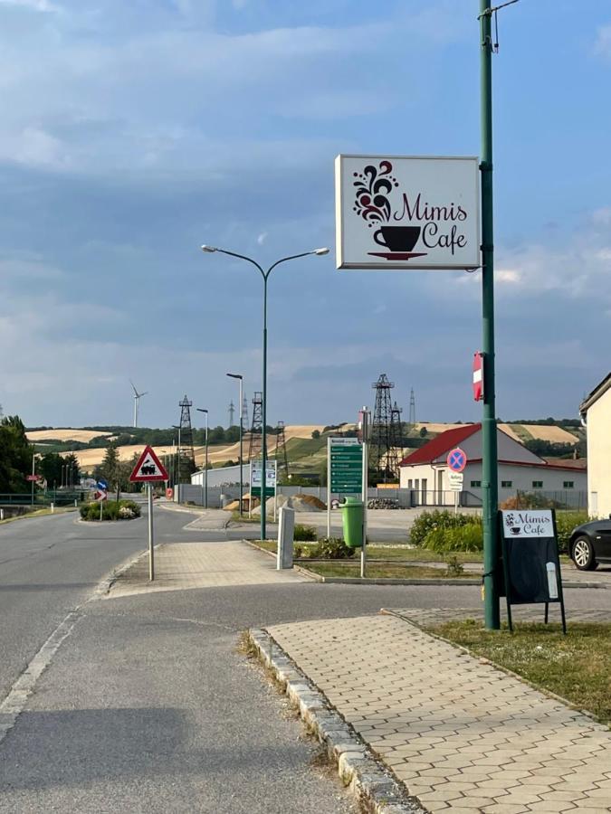 Tiny House Villa Neusiedl an der Zaya Luaran gambar