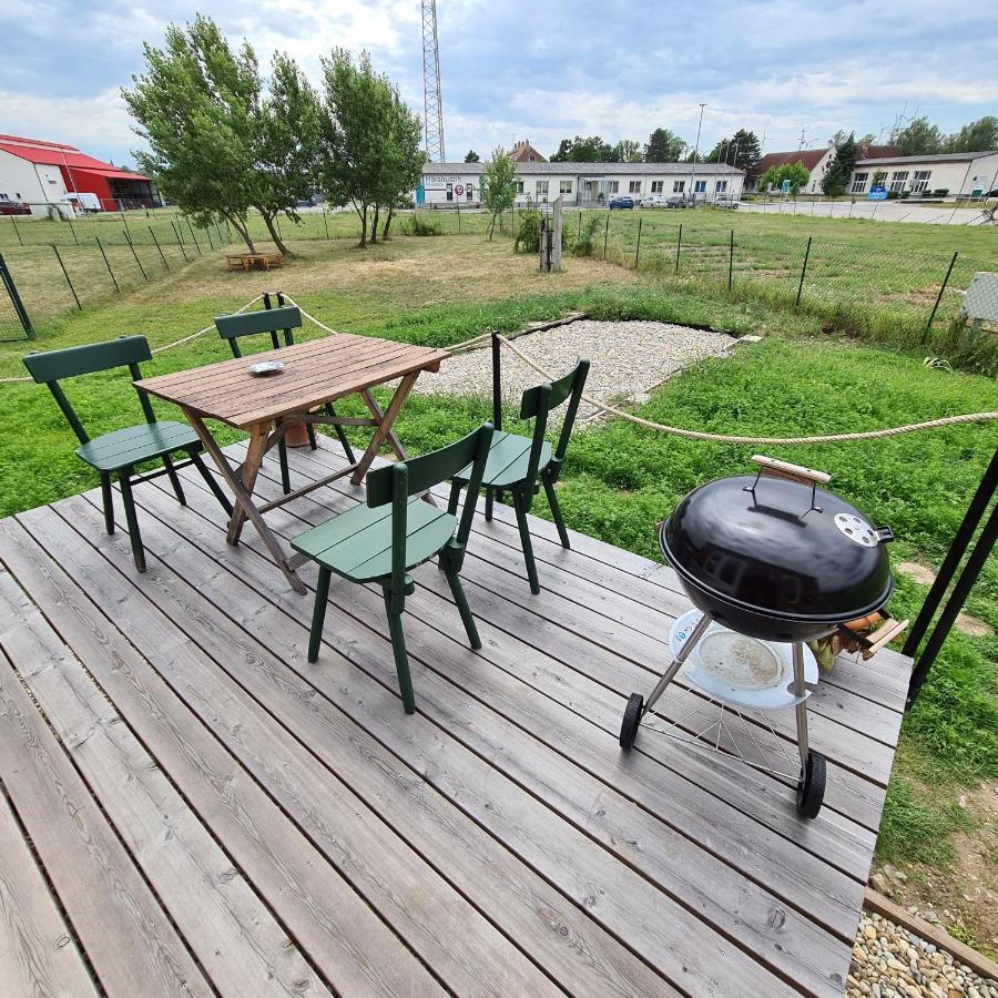 Tiny House Villa Neusiedl an der Zaya Luaran gambar